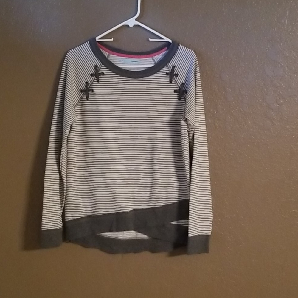 Maurice's sweatshirt